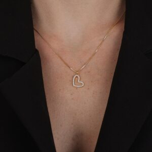 Colar Pingente Coração Vazado com Zircônia